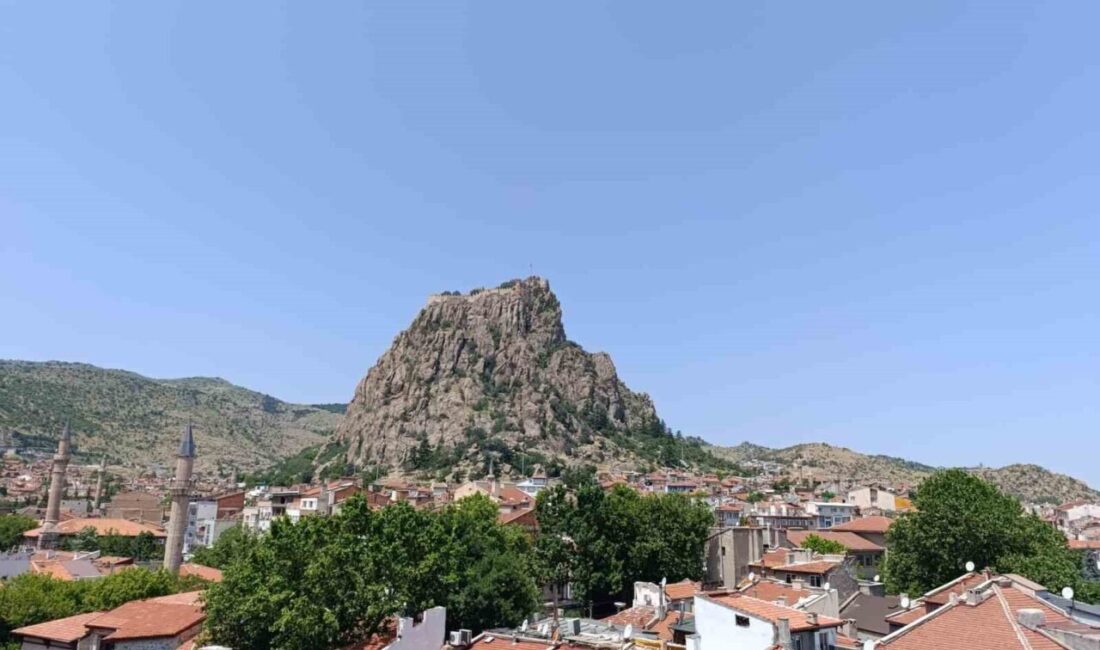 Afyonkarahisar yeni haftaya sıcak hava ile başlarken, kentte hafta boyunca