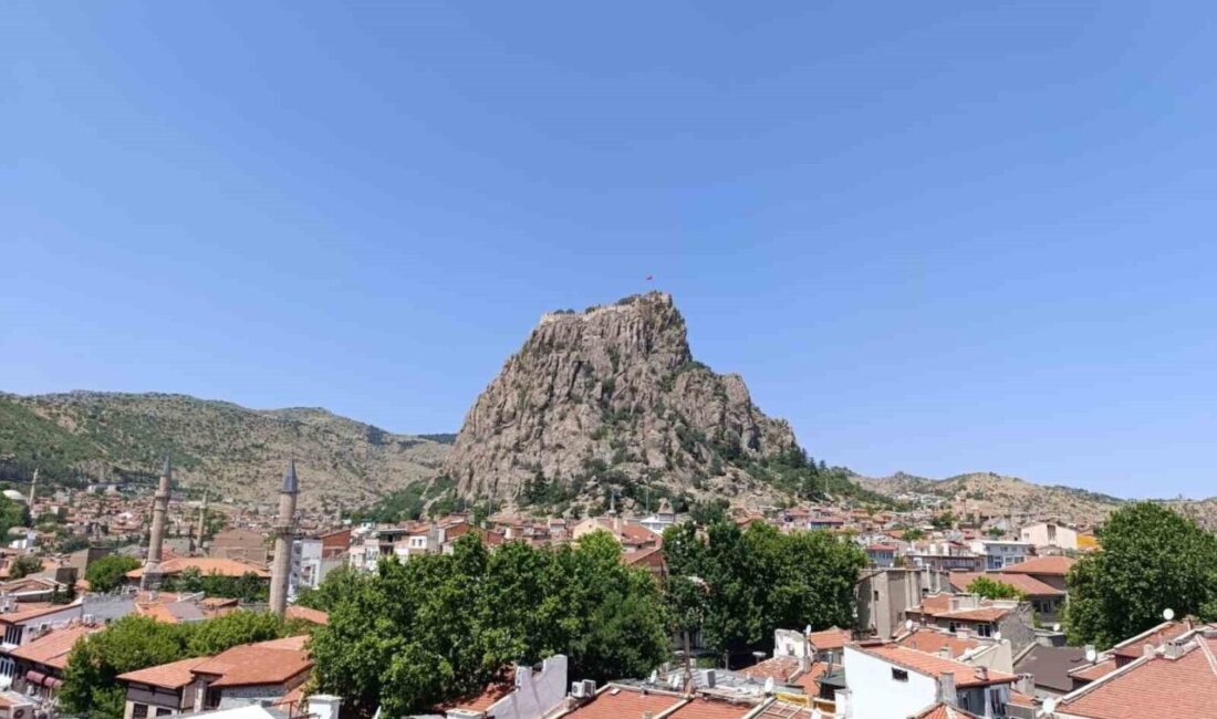 
Afyonkarahisar yeni haftaya güneşli ve sıcak bir havayla merhaba dedi.