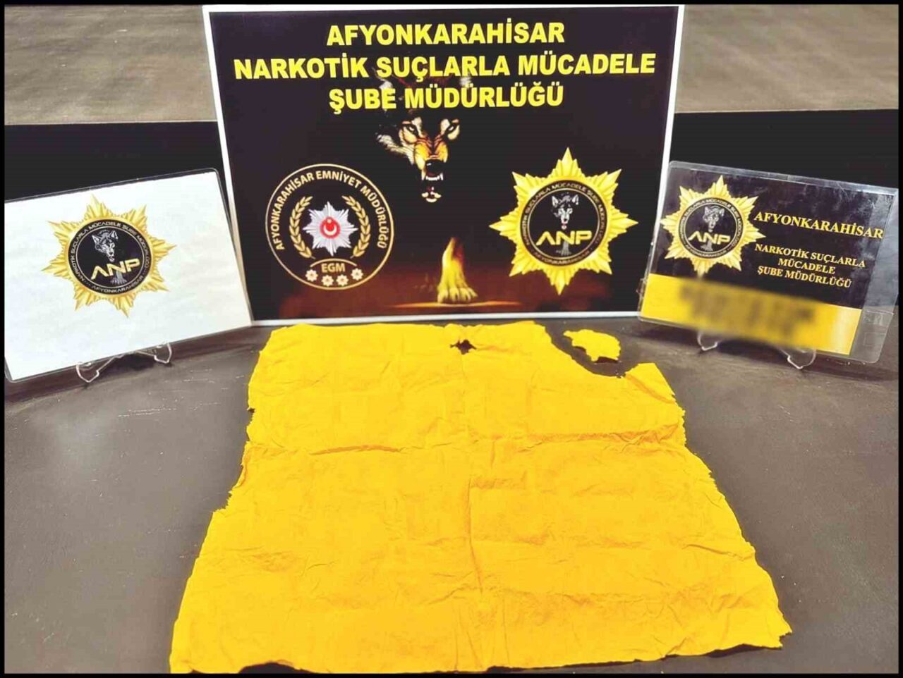 Afyonkarahisar’da İl Emniyet Müdürlüğü ekipleri tarafından yolcu otobüsünde yapılan kontrollerde