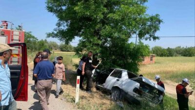 Afyonkarahisar’ın Çay ilçesinde iki otomobilin çarpışması sonucu 6 kişi yaralandı.