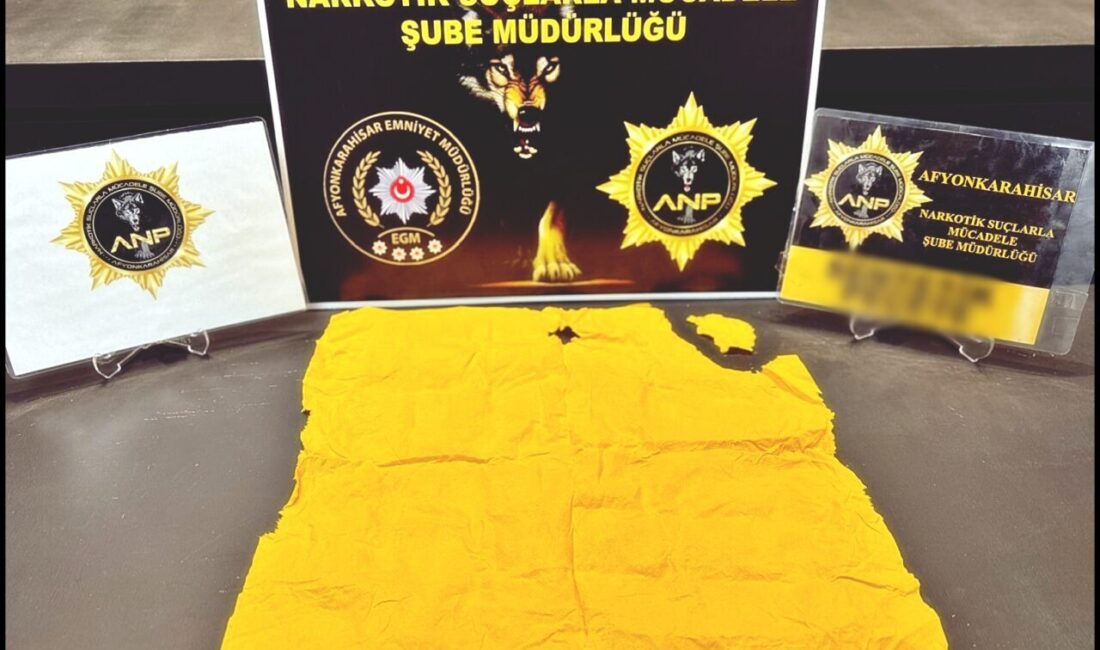 Afyonkarahisar’da uyuşturucu operasyonunda gözaltına alınan 5 şüpheliden 3’ü tutuklandı. İl