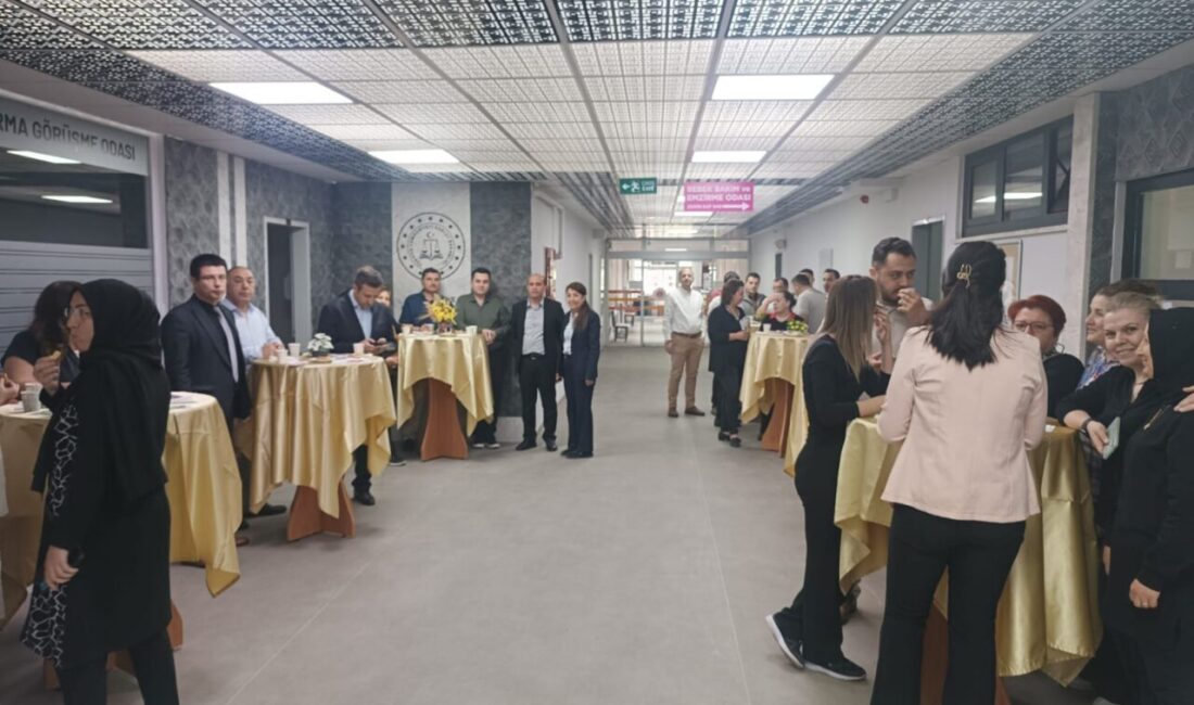 AFYONKARAHİSAR (AA) – Afyonkarahisar'da Uzlaştırmacılar Günü etkinliği düzenlendi. Adliyede düzenlenen