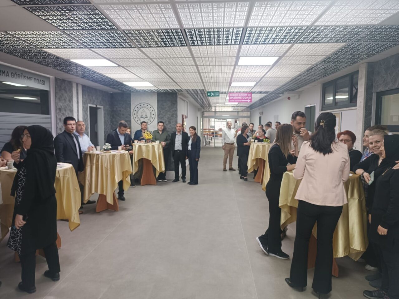 AFYONKARAHİSAR (AA) – Afyonkarahisar'da Uzlaştırmacılar Günü etkinliği düzenlendi. Adliyede düzenlenen