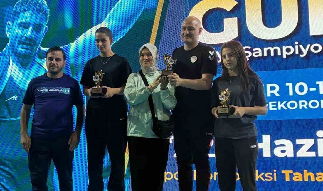 Türkiye Güreş Federasyonu tarafından Sivas’ta düzenlenen U10-14 Kadınlar Türkiye Şampiyonası’nda
