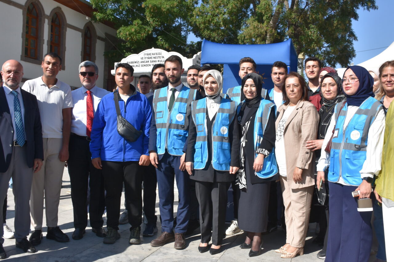 - "Önümüzdeki yıllarda Afyonkarahisar mermerinin sadece Türkiye'de değil, uluslararası boyutta