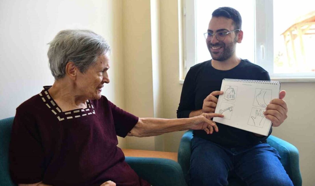 Tepebaşı Belediyesi Dil ve Konuşma Terapisi Merkezi, Alzheimer Konukevi’ndeki hastaları