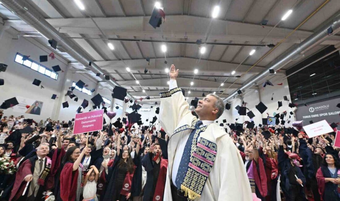 Anadolu Üniversitesi 2024-2025 Akademik Yılı Mezuniyet Törenleri tüm hızıyla devam