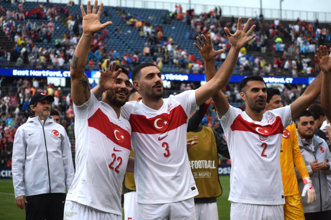 A Milli Futbol Takımı, FIFA Dünya Kupası Elemeleri öncesinde, özel