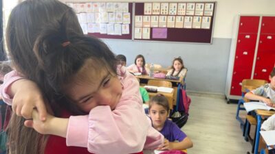 Kocaeli’nin Kartepe ilçesindeki Derbent Ata İlkokulu’nda görev yapan Müdür Yardımcısı
