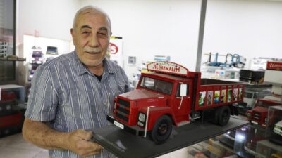 Aydın’ın Efeler ilçesinde hobi amaçlı olarak yaptığı araç maketlerinin sosyal
