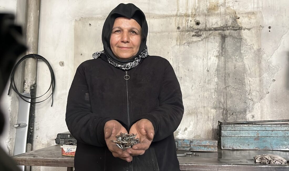 Bayburt’ta yaşayan 59 yaşındaki Hatice Kırlangıç, 40 senedir aynı yastığa