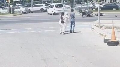 İstanbul Kartal’da meydana gelen trafik kazasında iki polis memuru yaralandı.