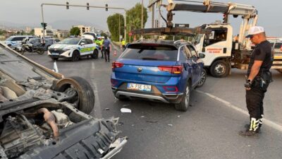Aydın’ın Nazilli ilçesinde ciple otomobilin çarpışması sonucu 5 kişinin yaralandığı