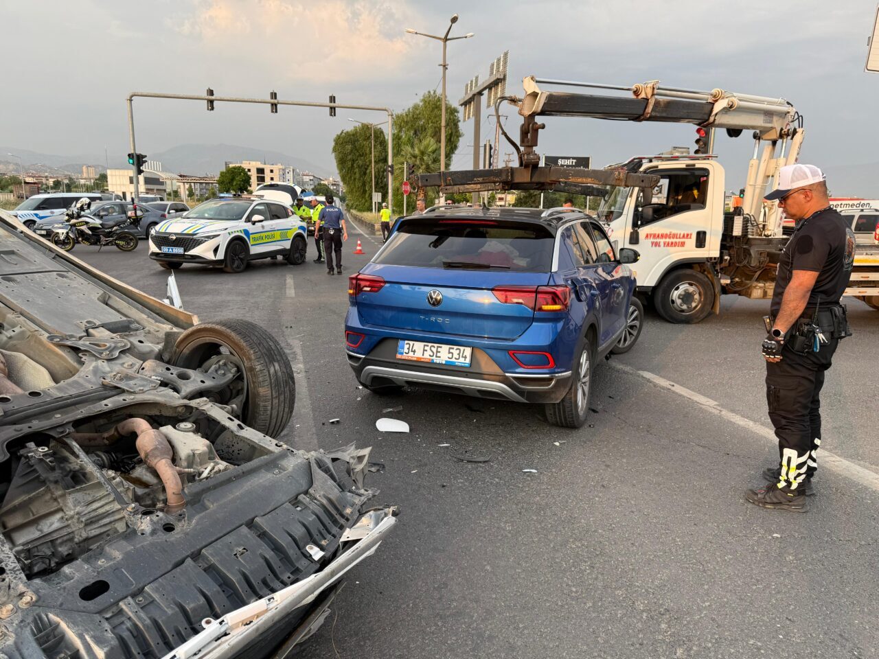 Aydın’ın Nazilli ilçesinde ciple otomobilin çarpışması sonucu 5 kişinin yaralandığı