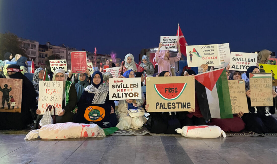 Aydın’ın Efeler ilçesinde İsrail’in Gazze’ye yönelik saldırıları oturma eylemiyle protesto