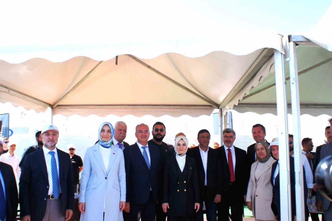 Aile ve Sosyal Hizmetler Bakanı Mahinur Özdemir Göktaş, 217 firmanın