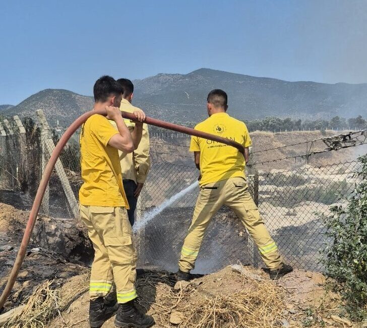 İzmir’in Bayındır ilçesinde çöp alanında çıkan yangın söndürüldü. Buruncuk ile