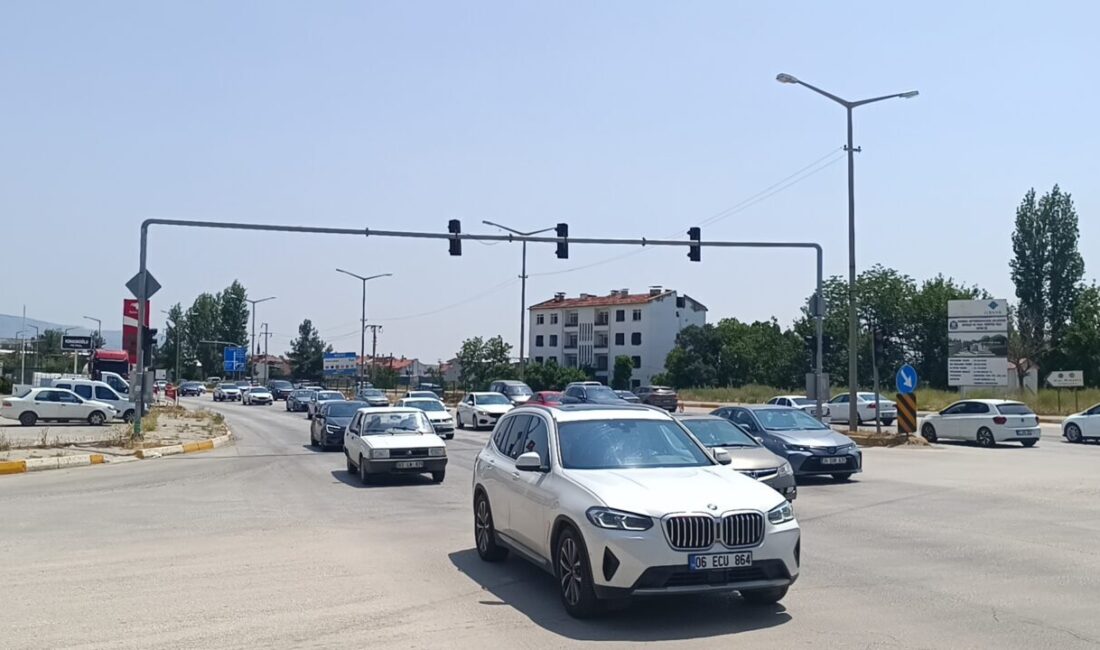 AFYONKARAHİSAR (AA) – Kurban Bayramı'nı memleketlerinde ya da tatil bölgelerinde