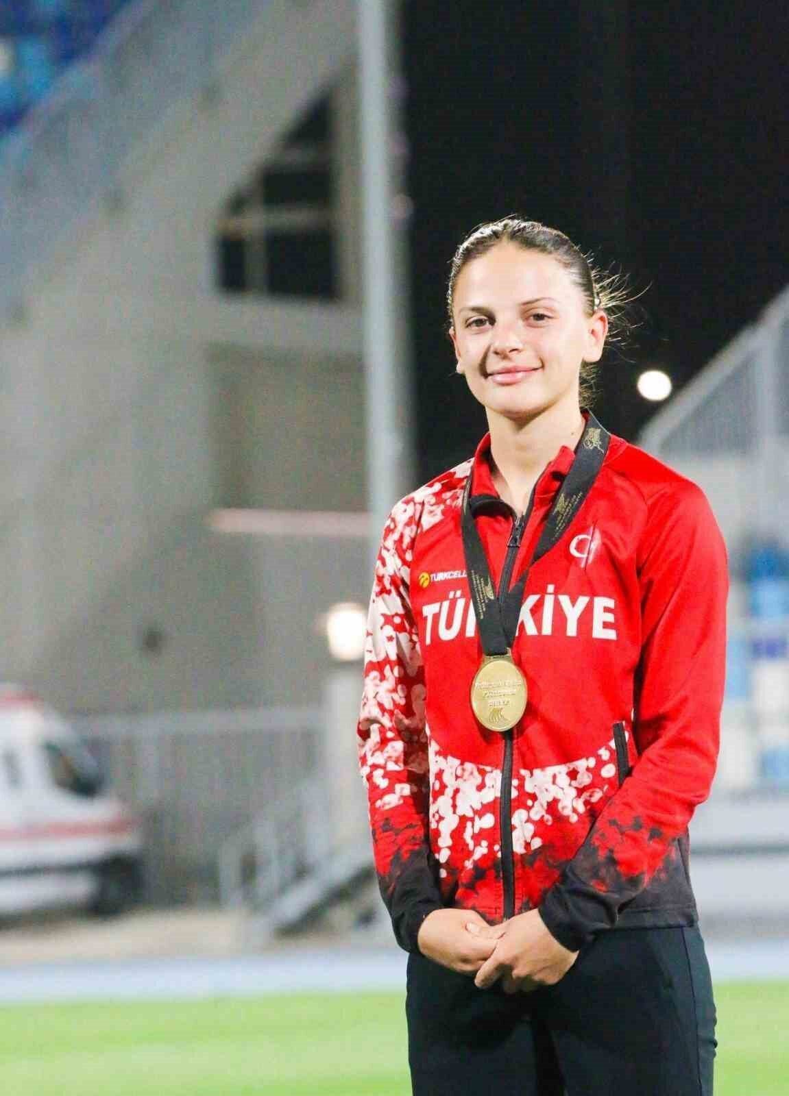İzmir’de düzenlenen Atletizm Büyükler Avrupa Takımlar Şampiyonası seçmelerinde, uzun atlama