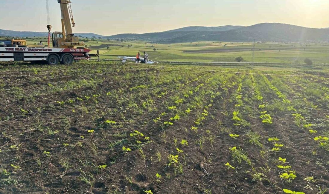 Bilecik’te uçak düştü! Bilecik’te zorunlu iniş yapmak isterken kaza kırıma uğrayarak ters dönen