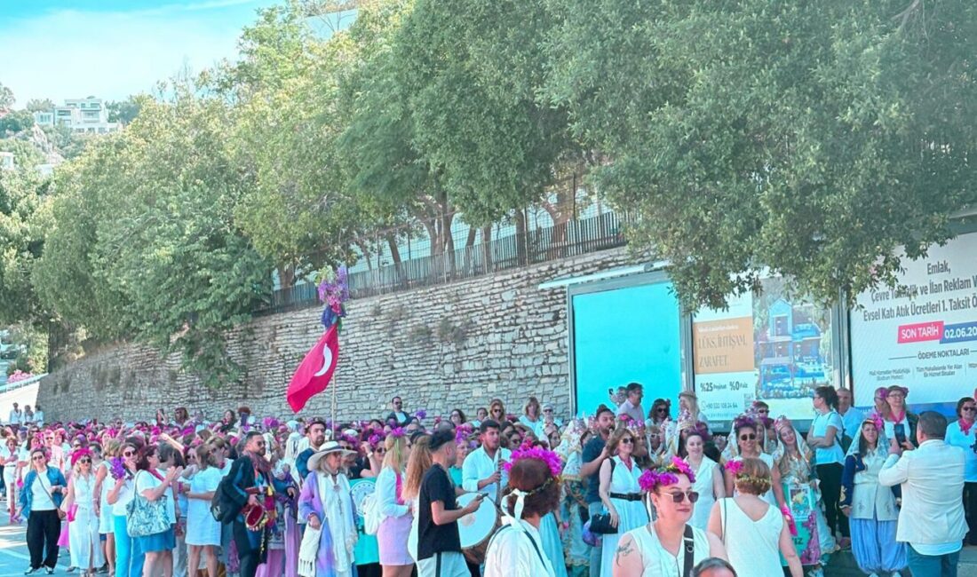 Muğla’nın Bodrum ilçesinde “Begonvil Festivali” yapıldı. Bodrum Halk Eğitimi Merkezi
