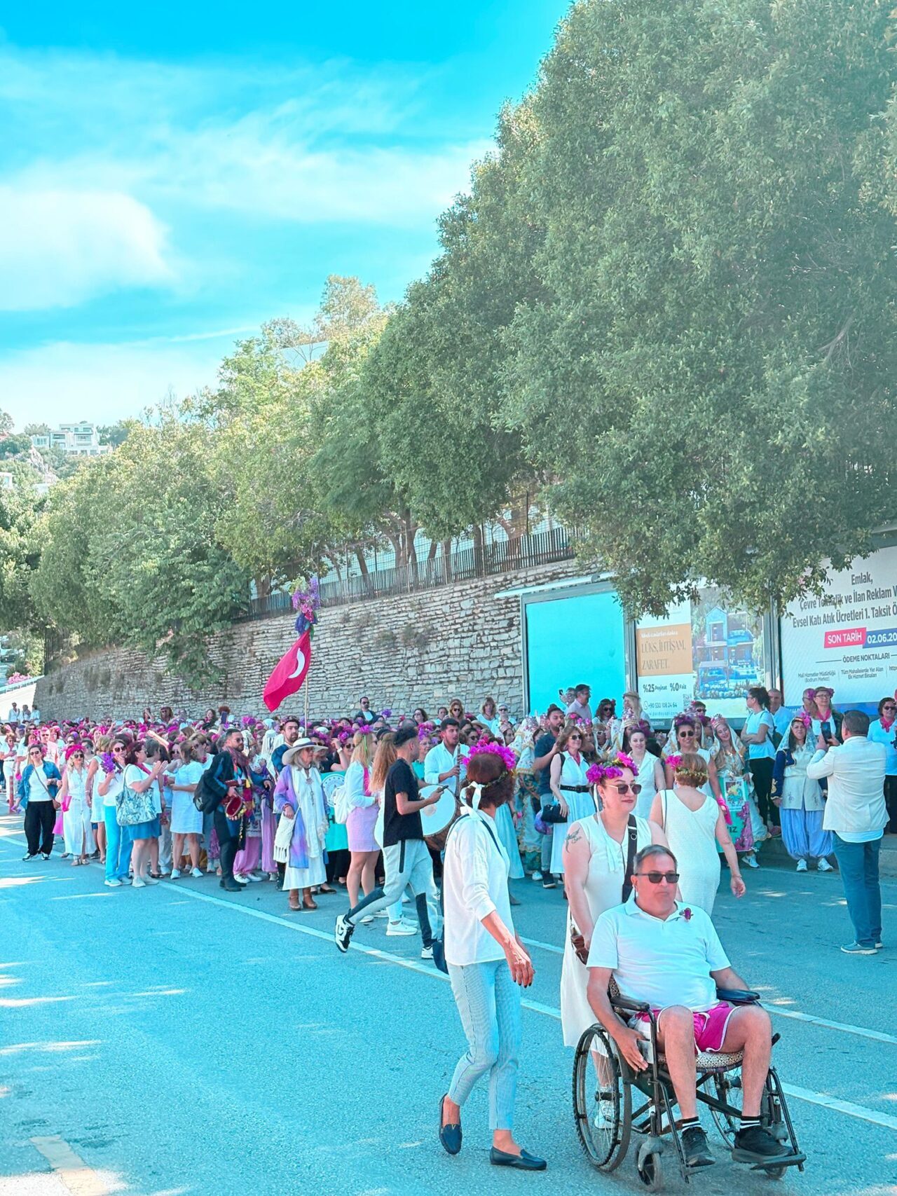 Muğla’nın Bodrum ilçesinde “Begonvil Festivali” yapıldı. Bodrum Halk Eğitimi Merkezi