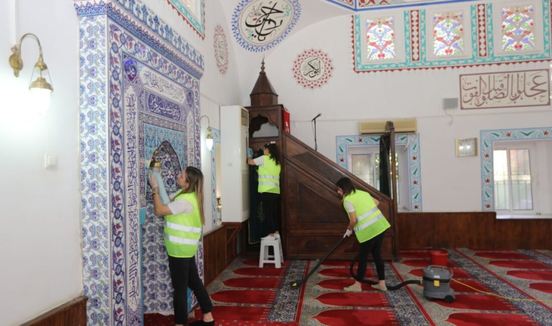 Muğla'da, büyükşehir belediyesi ekipleri Kurban Bayramı öncesi vatandaşların daha sağlıklı