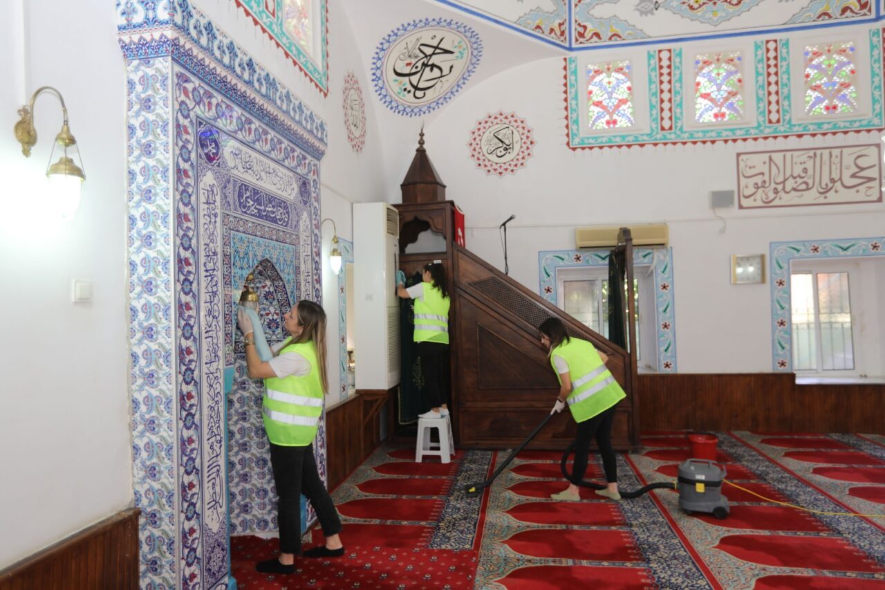 Muğla'da, büyükşehir belediyesi ekipleri Kurban Bayramı öncesi vatandaşların daha sağlıklı