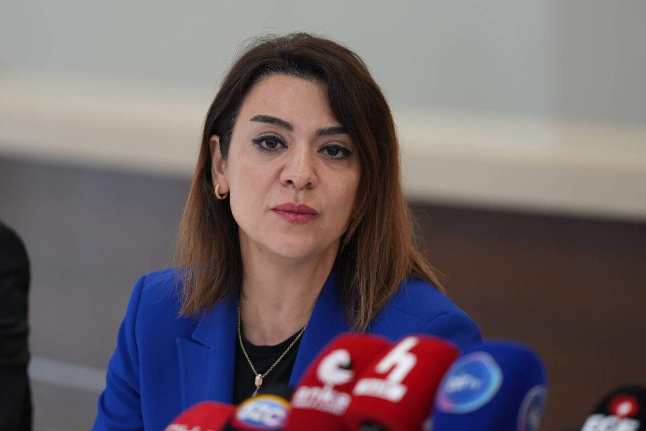 İzmir Büyükşehir Belediyesine bağlı iştiraklerde çalışan yaklaşık 23 bin işçinin