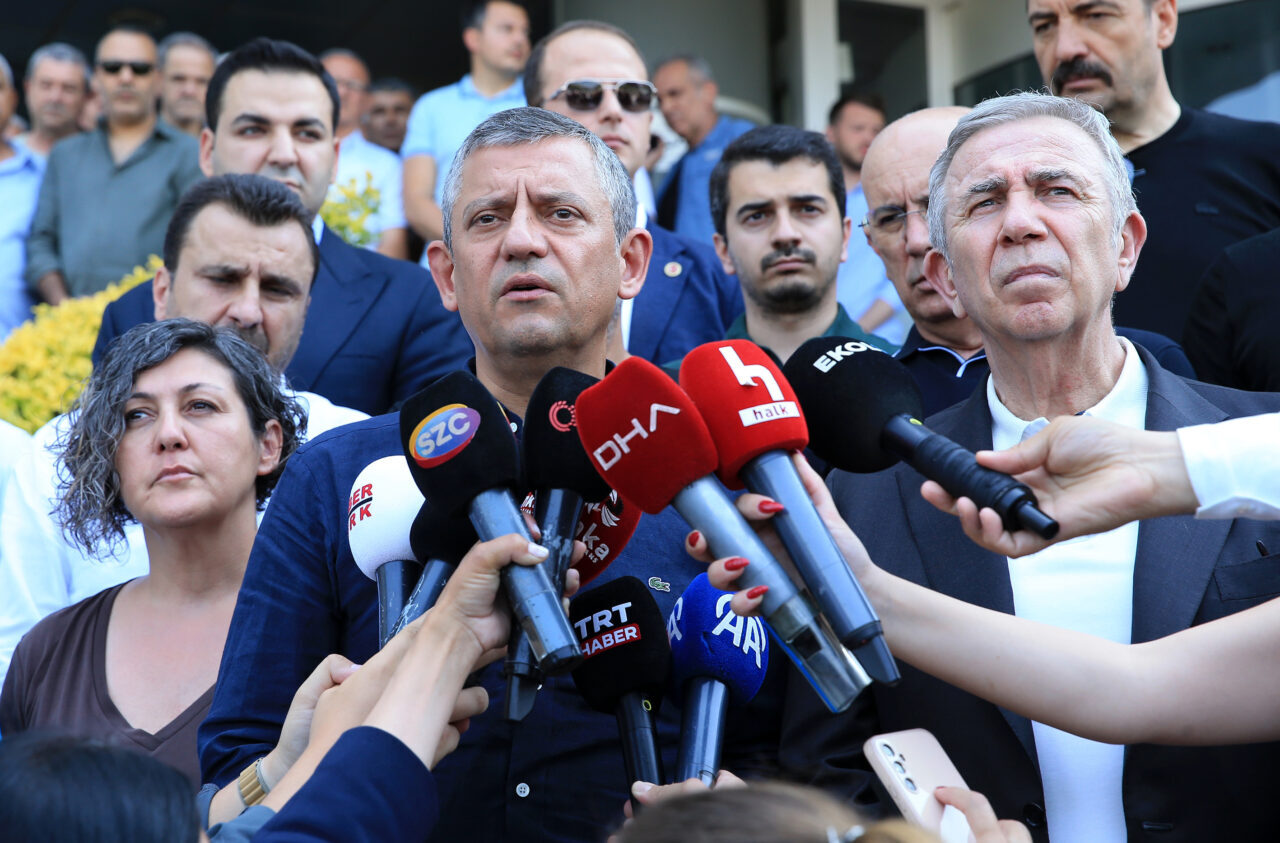CHP Genel Başkanı Özgür Özel, Manisa Büyükşehir Belediye Başkanı Ferdi