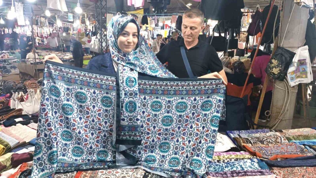 Kütahya’nın önemli simgelerinden biri olan çini sanatı, şimdi modayla buluştu.