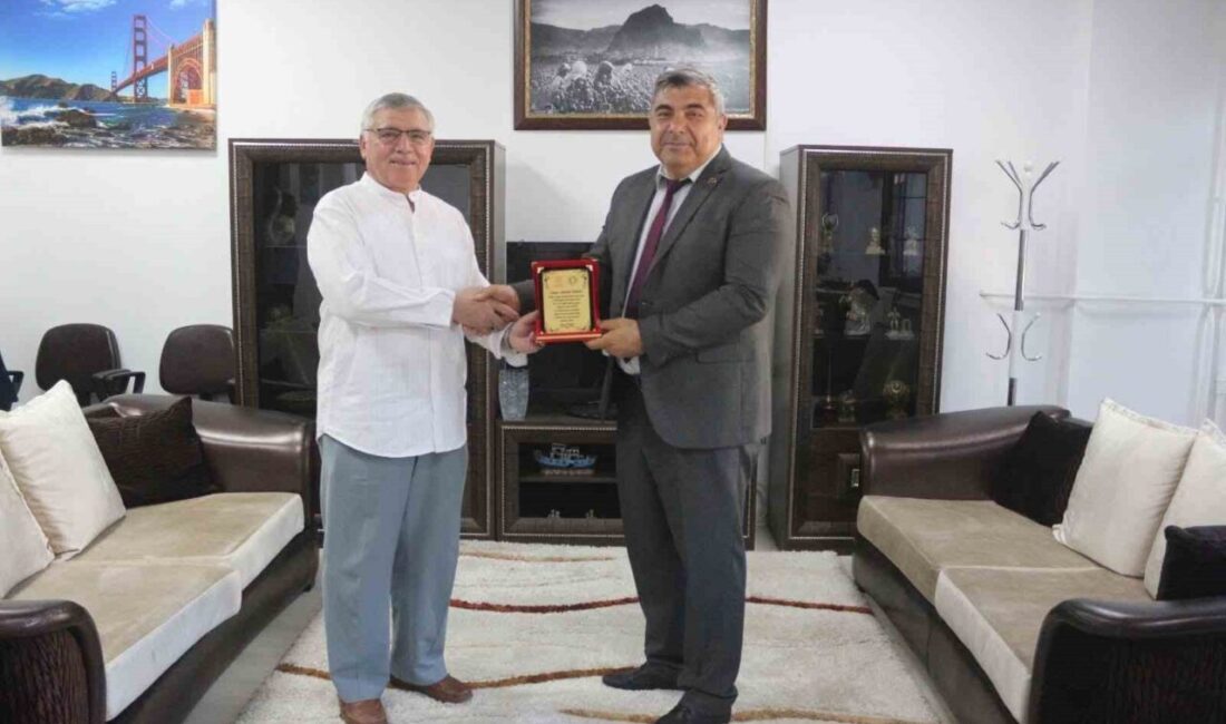 Afyonkarahisar’da Milli Eğitim Müdürlüğü öncülüğünde yürütülen Değerler Hareketi yönetim kurulu