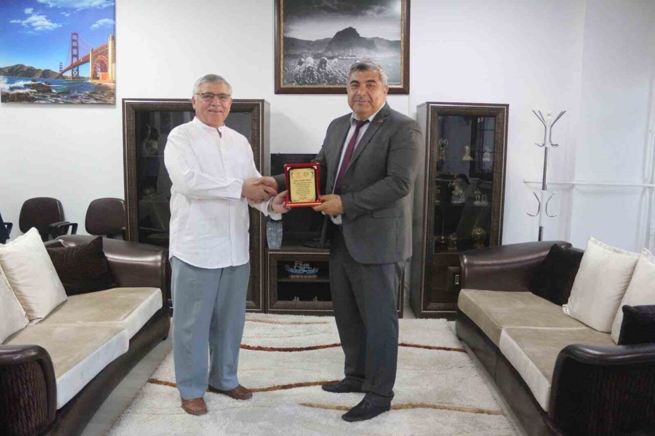 Afyonkarahisar’da Milli Eğitim Müdürlüğü öncülüğünde yürütülen Değerler Hareketi yönetim kurulu