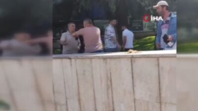 Bursa’da iki kişi arasında çıkan kavgada yumruklar havada uçuştu.