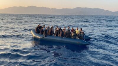 Muğla'nın Datça ilçesi açıklarında 21 düzensiz göçmen kurtarıldı.