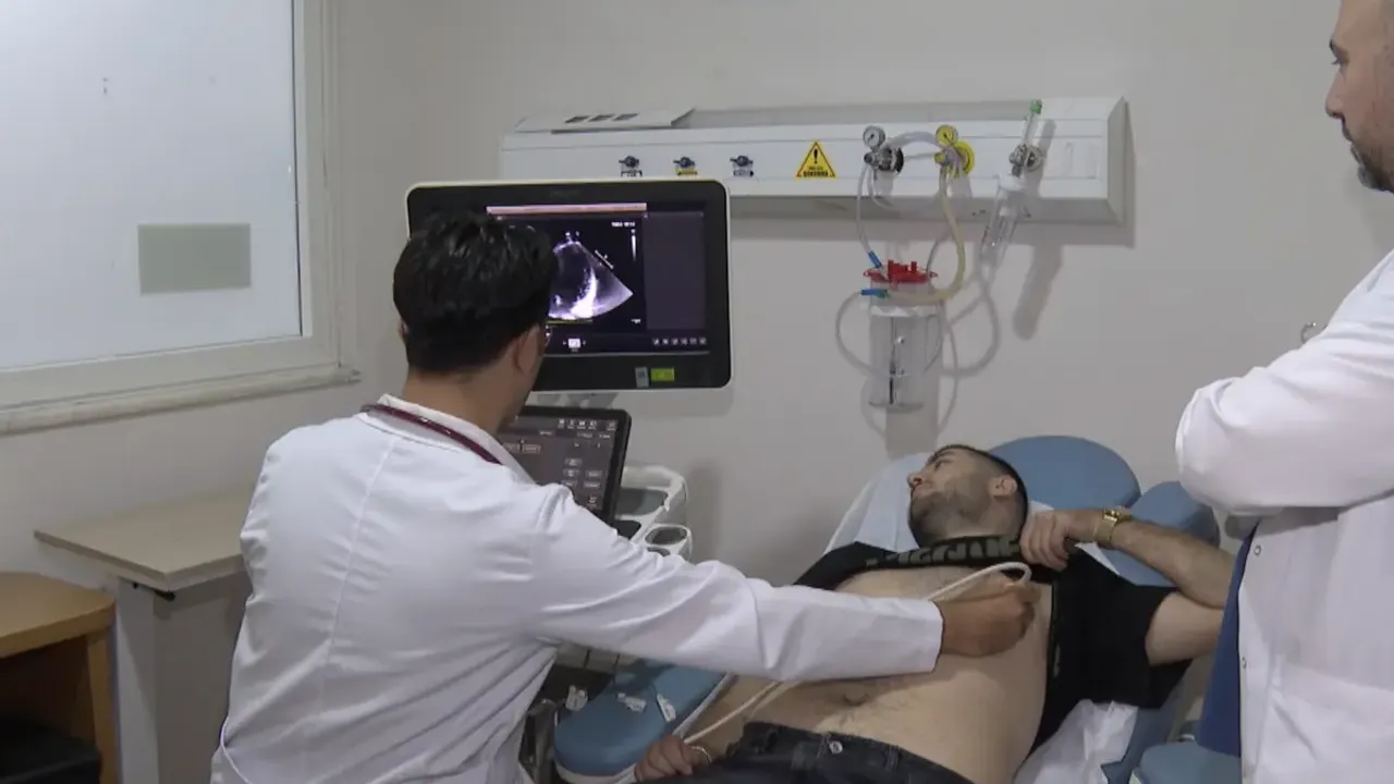 İzmir'de ölümcül ritim bozukluğu nedeniyle kalbi 6 kez duran ve