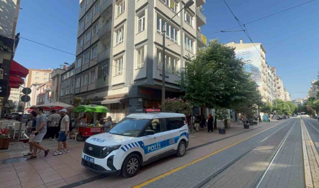 Eskişehir’de yalnız yaşayan emekli doktor evinde ölü bulundu. Doktorun yaptığı