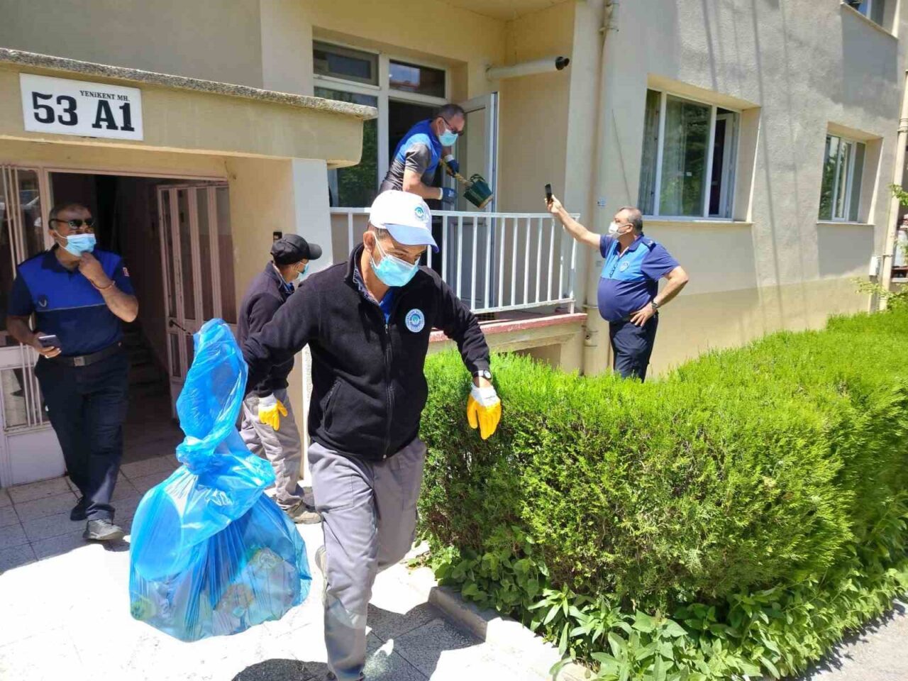 Eskişehir’de emekli bir doktora ait olduğu belirtilen ve çöp ev