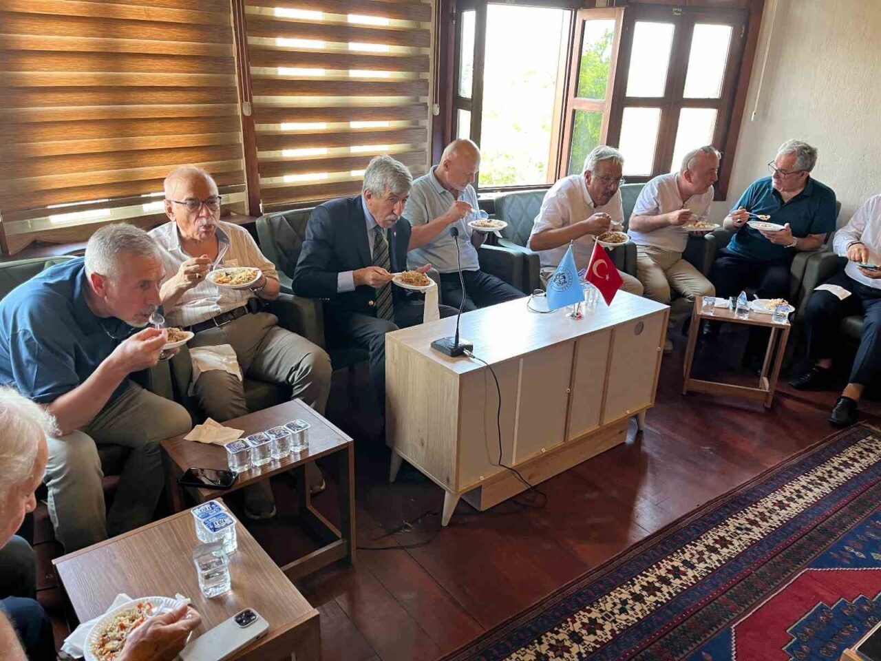 Eskişehir Türk Ocağı’nda Kurban Bayramı vesilesiyle geleneksel bayramlaşma töreni gerçekleştirildi.