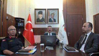 ’Mayıs Ayı Güvenlik Bilgilendirme Toplantısı’nda açıklamalarda bulunan Eskişehir Valisi Hüseyin