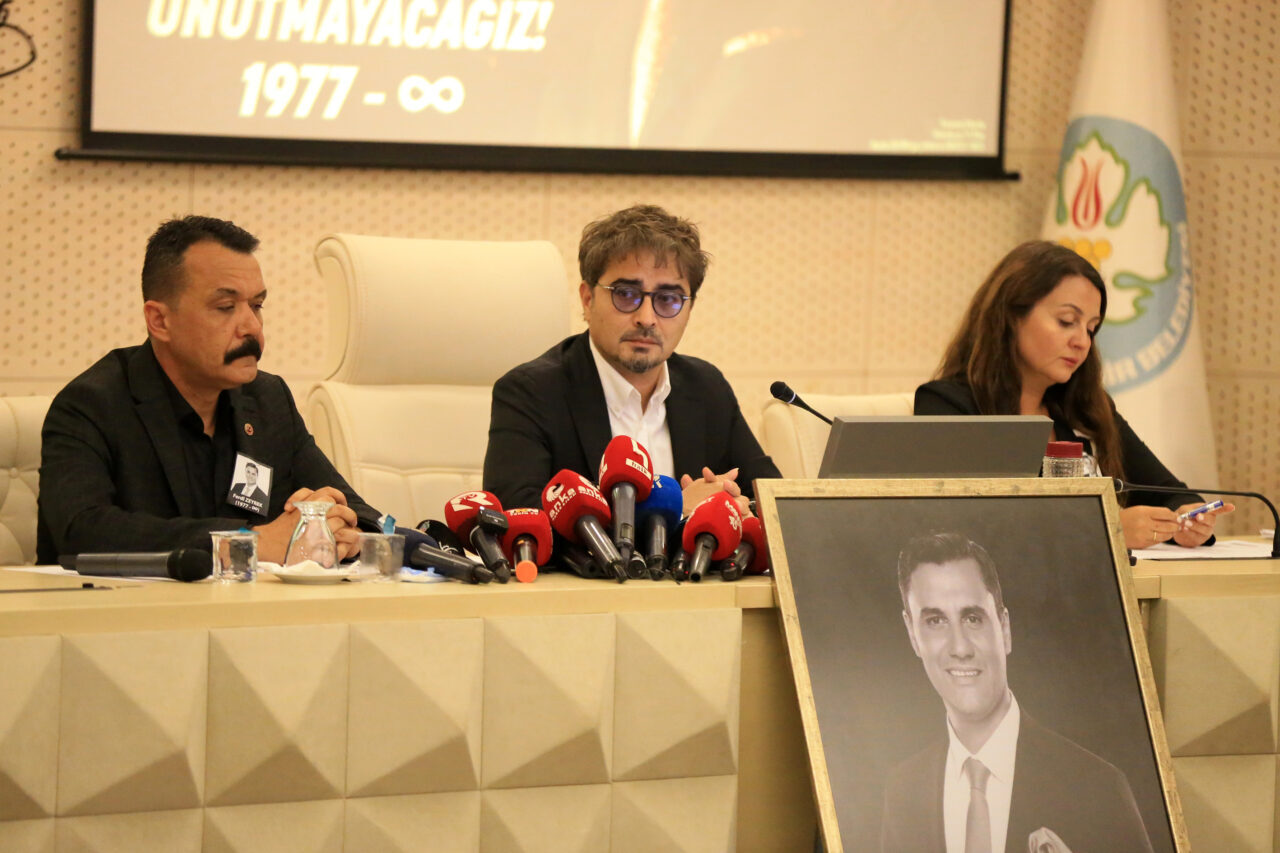 Manisa Büyükşehir Belediye Başkanı Ferdi Zeyrek'in elektrik akımına kapılarak hayatını