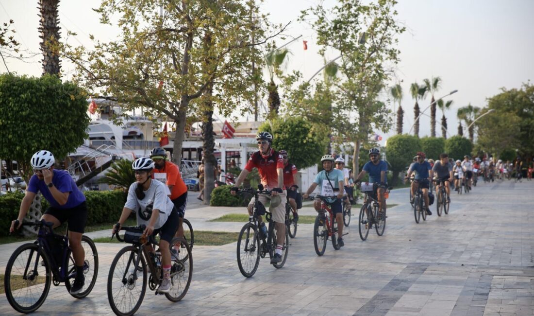  Muğla'nın Fethiye ilçesinde bisiklet kazalarına dikkati çekmek amacıyla "sessiz sürüş"