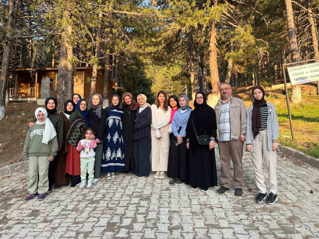 Kütahya’nın Gediz ilçesinde, üniversite öğrenimi boyunca manevi danışmanlık faaliyetlerine aktif