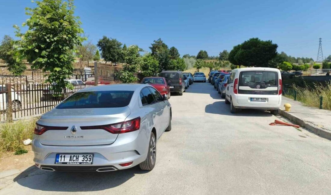 Bilecik Eğitim ve Araştırma Hastanesi’nin kronik hala gelen otopark sorunu