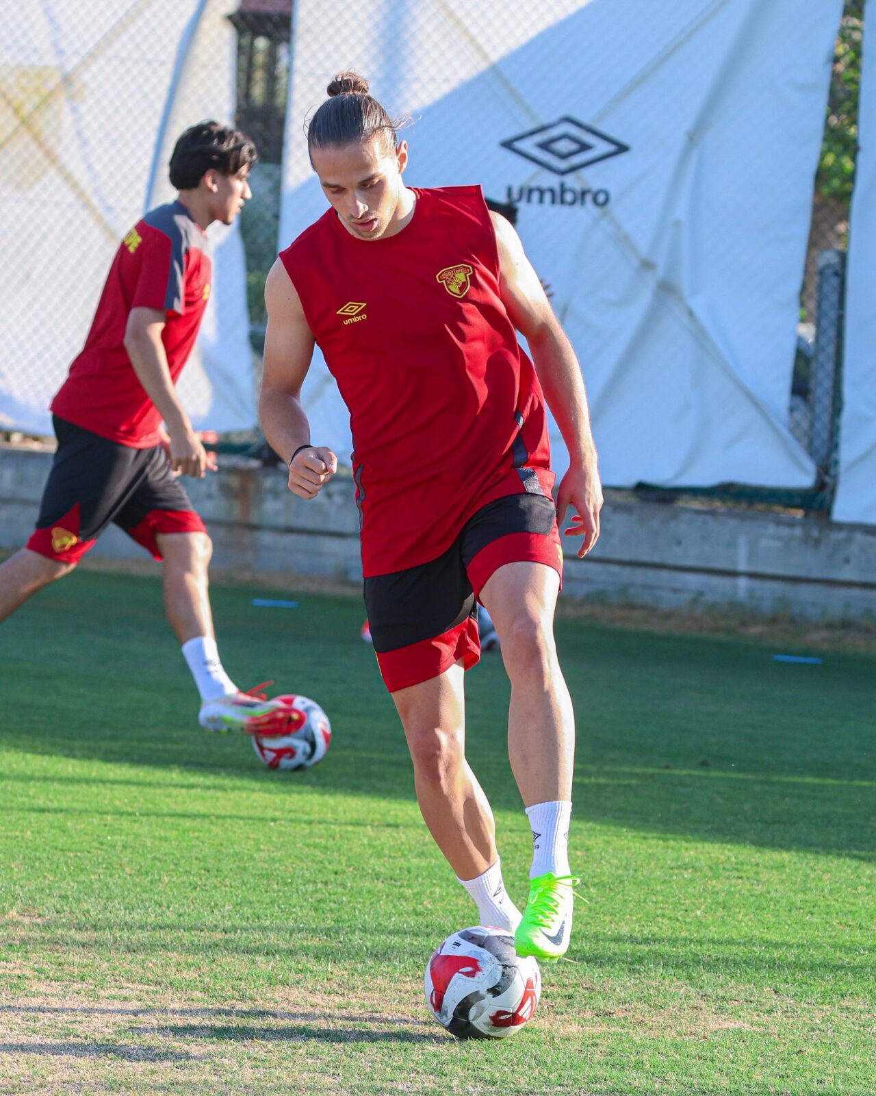  Trendyol Süper Lig ekiplerinden Göztepe, bugün gerçekleştirdiği antrenmanla 2025-2026 sezonu