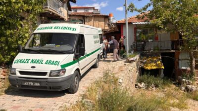 Kütahya'nın Hisarcık ilçesinde, yalnız yaşayan kadın evinde ölü bulundu.