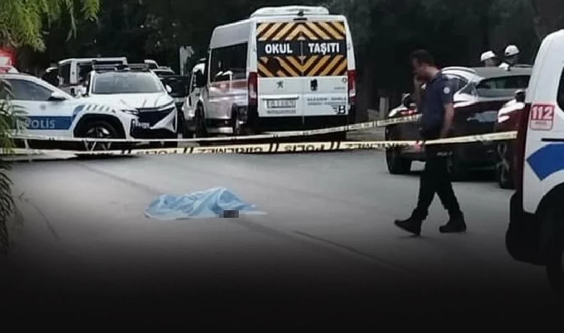 İzmir'in Buca ilçesinde, iki aracın çarptığı 50 yaşındaki kadın hayatını