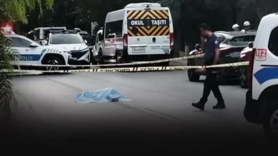 İzmir'in Buca ilçesinde, iki aracın çarptığı 50 yaşındaki kadın hayatını