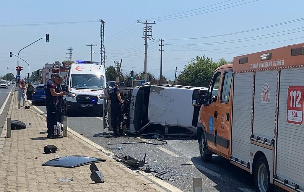 Aydın'ın Efeler ilçesinde iki otomobilin çarpışması sonucu 4 kişi yaralandı.