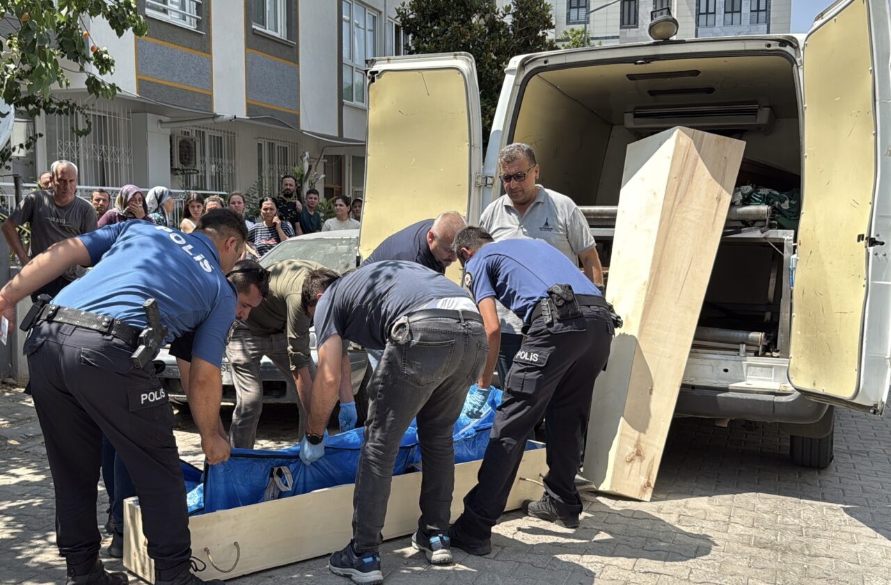 İzmir'in Tire ilçesinde tartıştığı eşini av tüfeğiyle öldüren 75 yaşındaki
